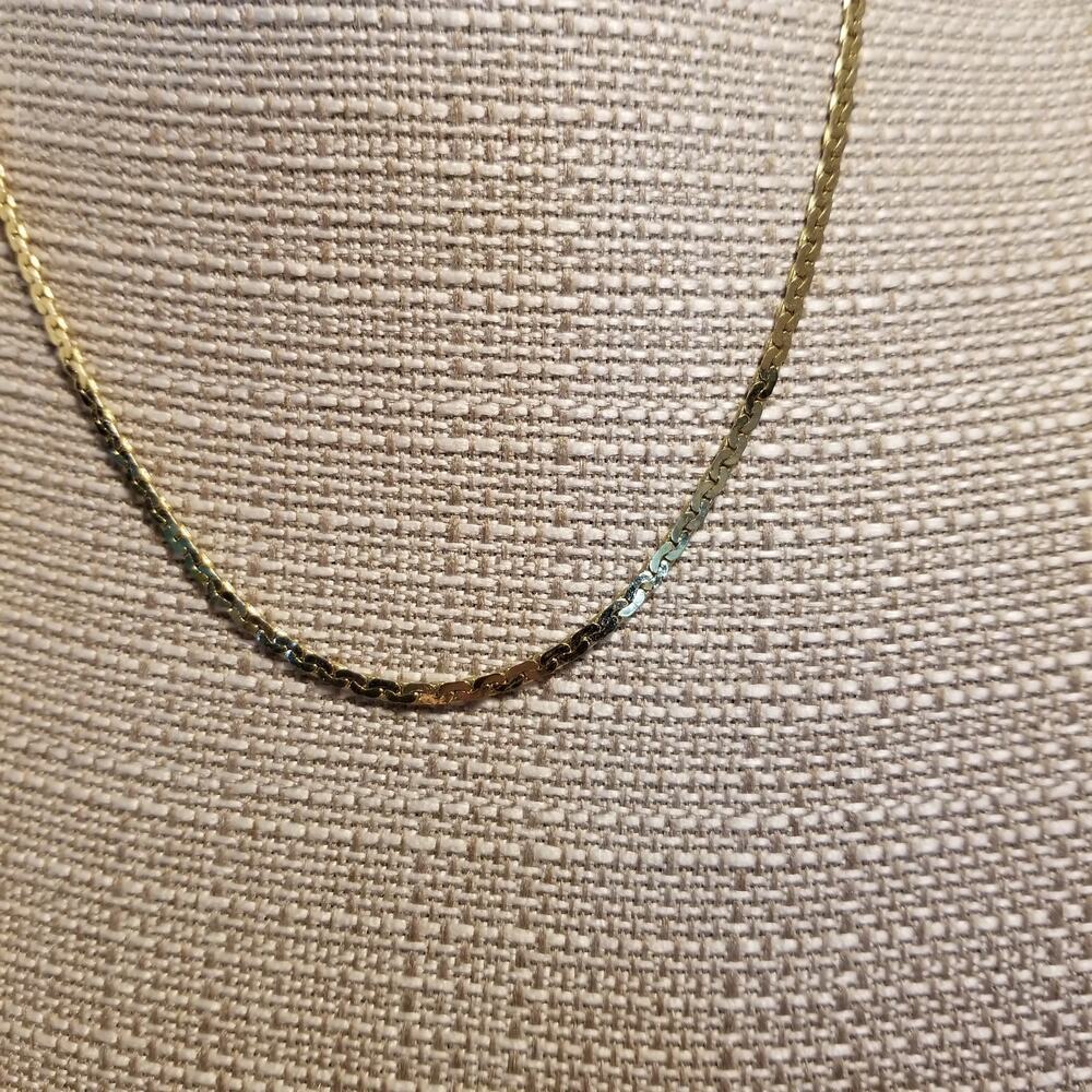 Eighteen inch gold tone chain necklace - Picture 6 of 7